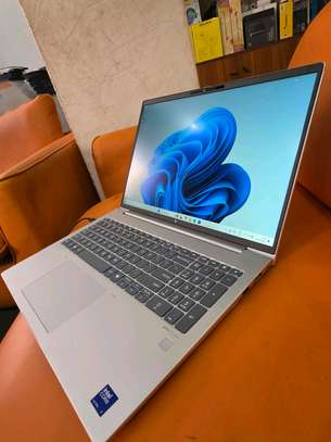 HP elitebook 660 G11 image 5