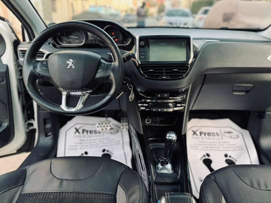 Peugeot 2008 image 5