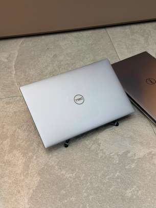 Dell Precision 5570 image 2