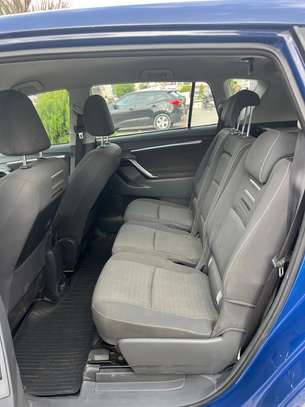 Toyota versso image 6