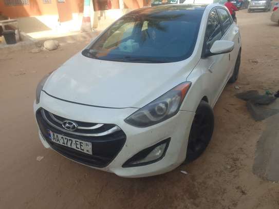 Hyundai elantra Gt image 2