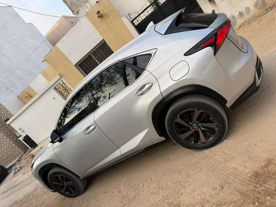 Lexus NX300H Année 2018 image 14