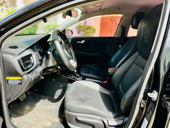 KIA STONIC 2017 image 10