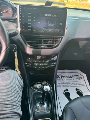 Peugeot 2008 année 2017 image 4