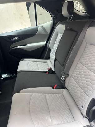 Chevrolet Equinox LT image 11