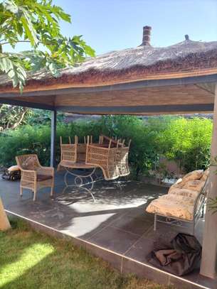 villa meublee avec piscine a Nianing image 3