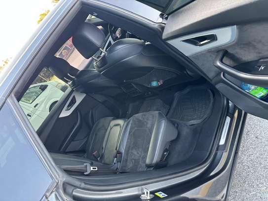 Audi Q8 Gris 2021 image 5