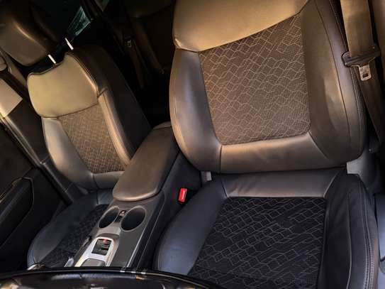 Peugeot 3008 diesel image 9