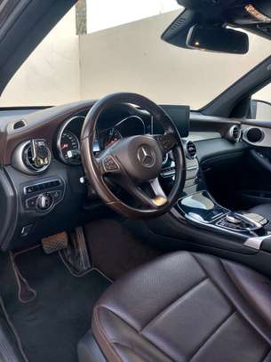 Vehicule Mercedes benz glc 220D image 6