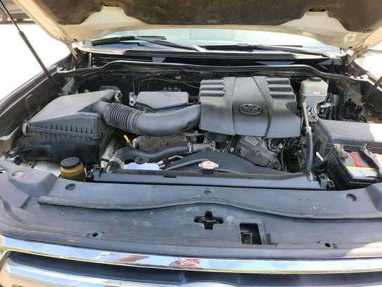 Toyota Land cruiser GXR 2017 image 5