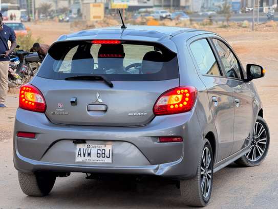 Mitsubishi Mirage 2017 automatique essence image 5