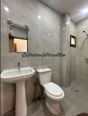 À louer –  appartement F4 au sur la corniche des Mamelles image 7