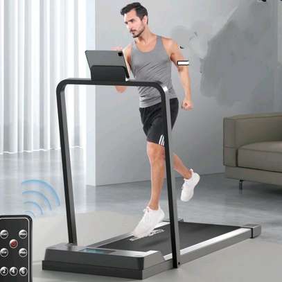 Tapis de course électrique 10KM/H cardio et training image 4