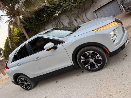 MITSHUBISHI ECLIPSE CROSS image 11