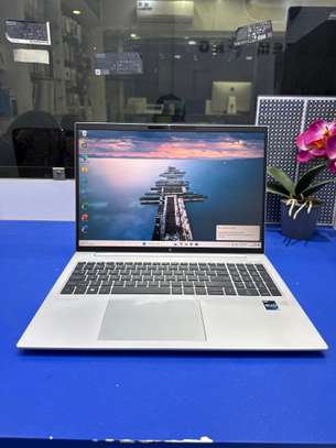 HP Elitebook 860 g9 i7 12th 16Go 512Go image 2