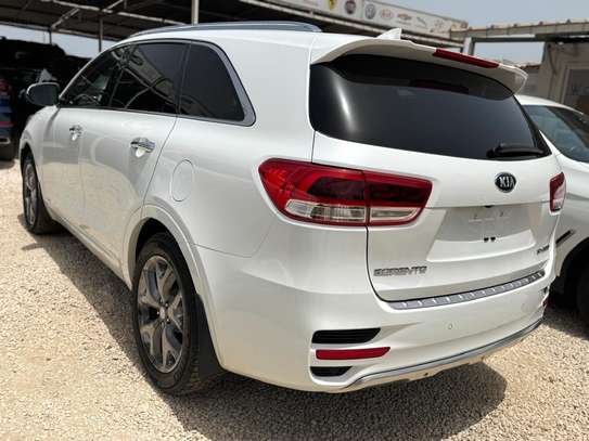 Kia sorento EX image 6