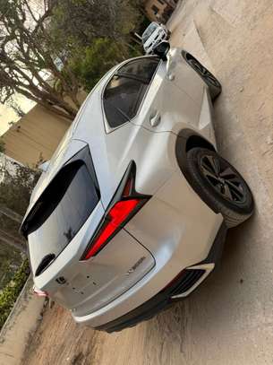 Lexus NX300H Année 2018 image 7