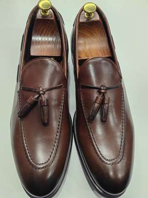 Mocassins cuir marron ou noir pompons homme confort image 5