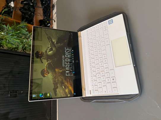 HP spectre i5 8th / SSD nvme 1000gb image 3