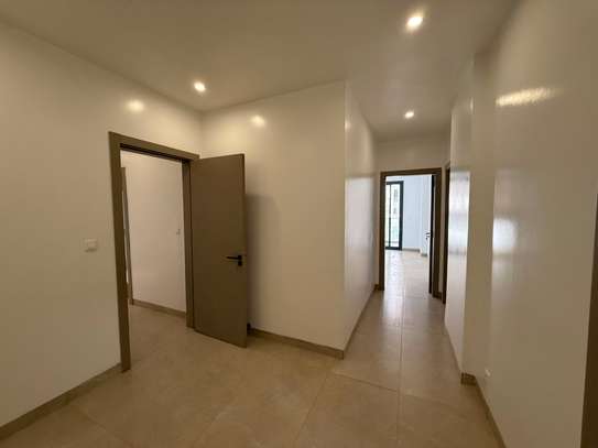 A LOUER - APPARTEMENT DE TYPE F4 - POINT-E image 5
