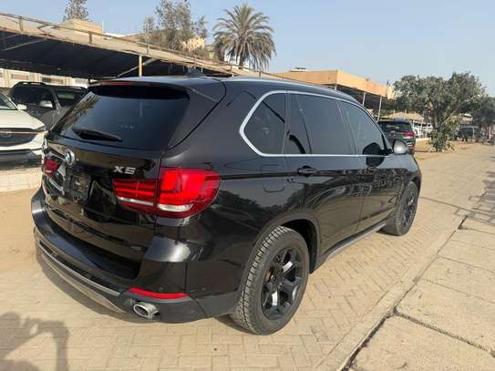 BMW X5 BLACK 2017 image 4