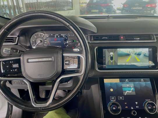 Range rover velar 2022 image 6