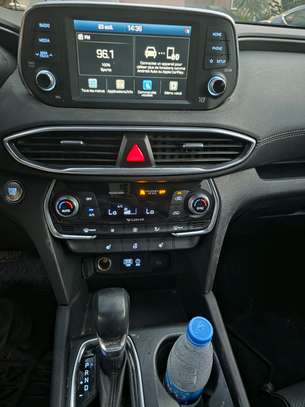 Hyundai Santafe 2020 image 9