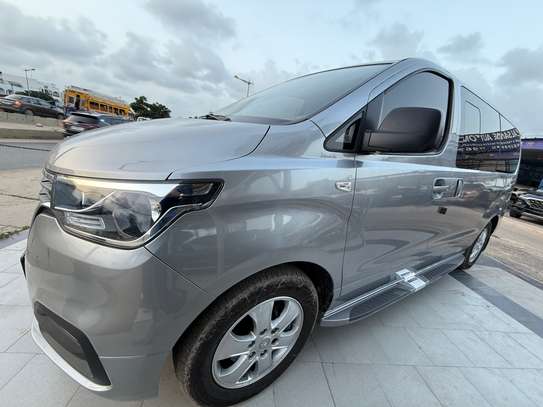 Hyundai Starex 2019 VIP 9 places image 11