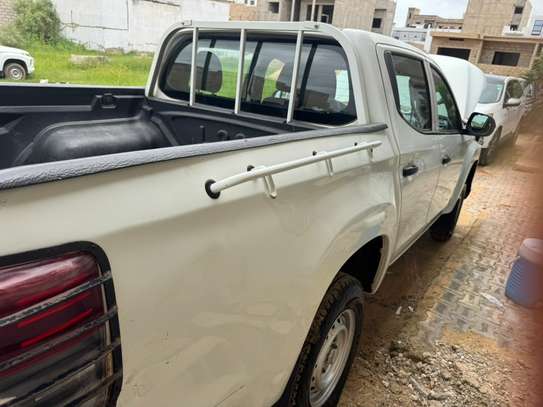 Pickup L200 état neuf image 3