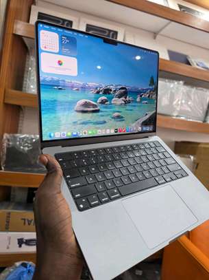 MacBook pro 2 image 3