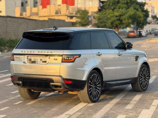 Range Rover Sport image 14