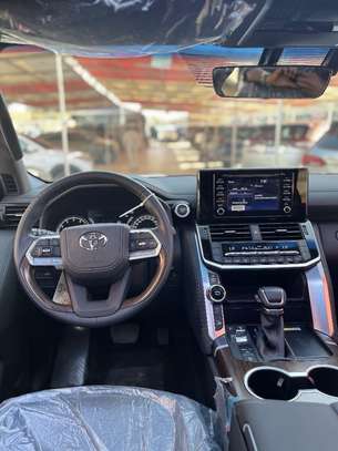 Toyota land cruiser VX image 13