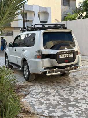 Mistubichi pagero 2015 image 3