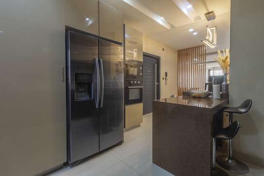 F5 de 210 m2 haut de gamme à vendre à Yoff image 6