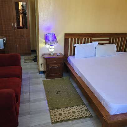 Chambre meublée image 6