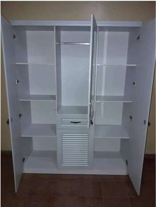 Armoire 3 portes image 3