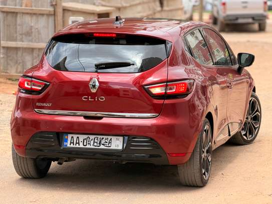 RENAULT CLIO 2019 image 5