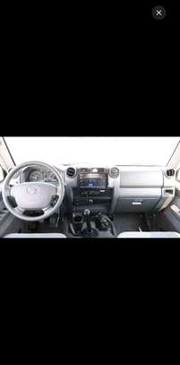 Toyota land cruiser 70 séries 2018 image 5