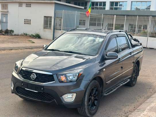 SsangYong Korando 4x4 Gris SUV robuste et confortable image 3