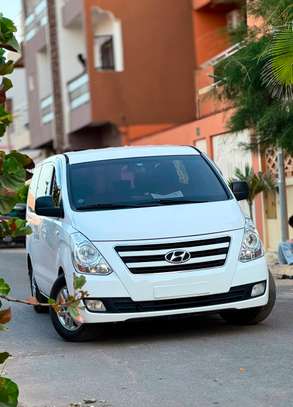 HYUNDAI GRAND STAREX 12 places image 12
