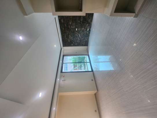 Appartement de 2 chambres et salon à keur Gorgui image 2