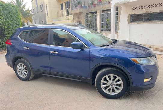 Nissan Rogue image 2