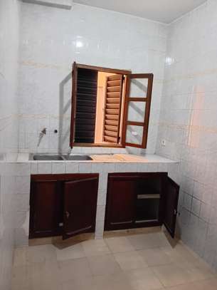 3 CHAMBRES SALON POUR BUREAU/ PETITE FAMILLE  LIB 6 EXT image 3