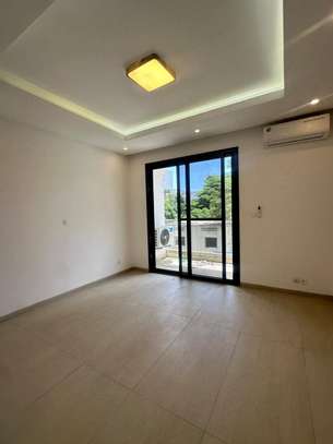 À LOUER - Magnifique Appartement F4 de Standing au Point E image 10