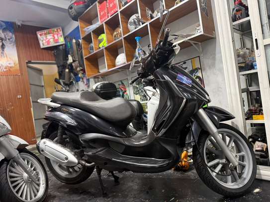 Beverly, Tureur, moteur 250 CC année 2014, venant avec Cmc image 2