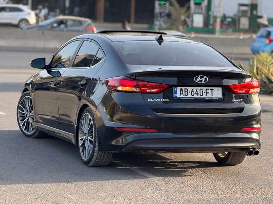 Hyundai Elantra Sport 2018  1.6L image 2