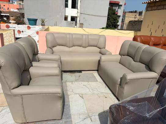 Canapé cuir beige 7 places confortable image 2