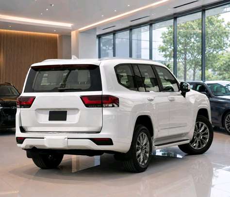 Toyota Land cruiser GXR 2026 image 2