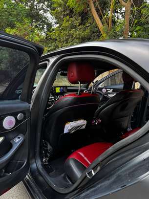 Mercedes C300 custom en c63 noir mat design sportif image 9