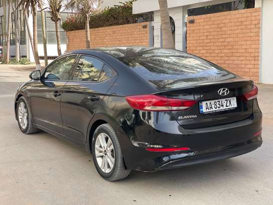 Hyundai elantra 2017 image 4